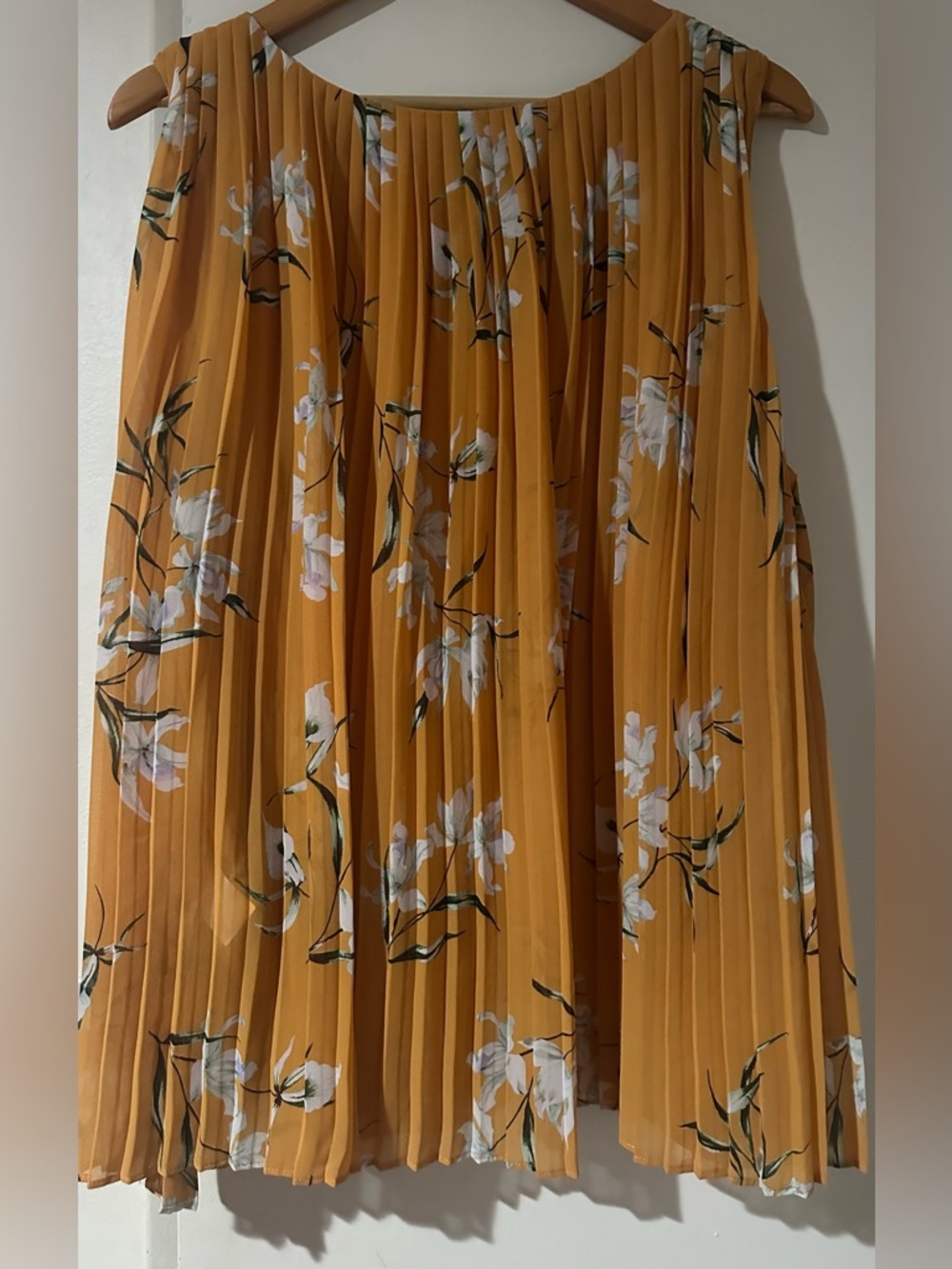 Banana Republic Mustard Floral Pleated Sleeveless Top